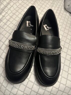 Brand new Women's Black Loafers with Silver Chains size 6